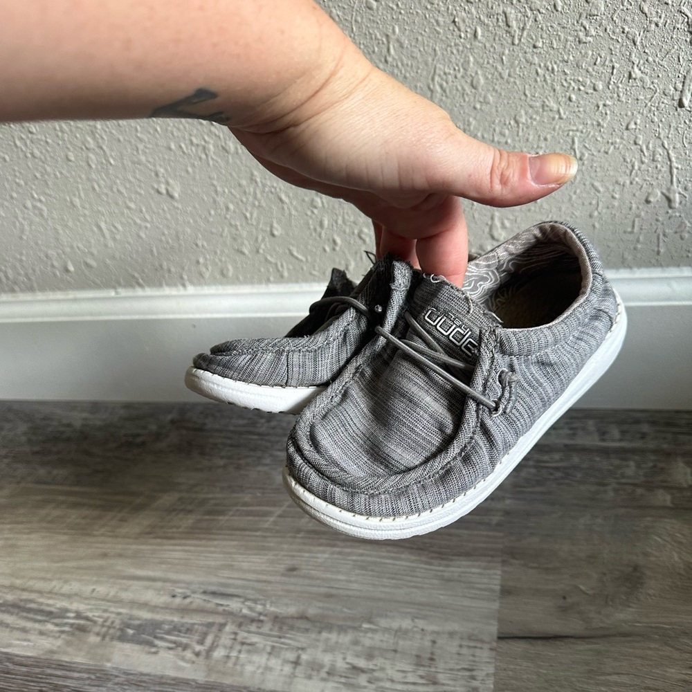 Boys hey dudes size 12